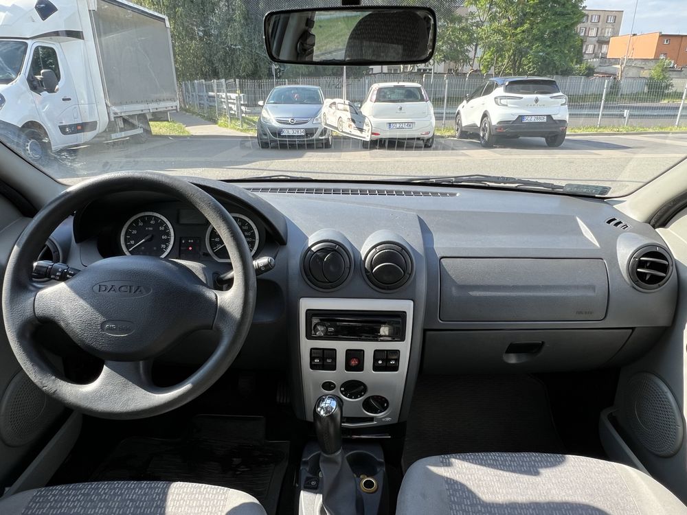 Sprzedam Dacia Logan MCV 2008 r. 1.6 v16 benzyna/gaz. 7 - osobowy.