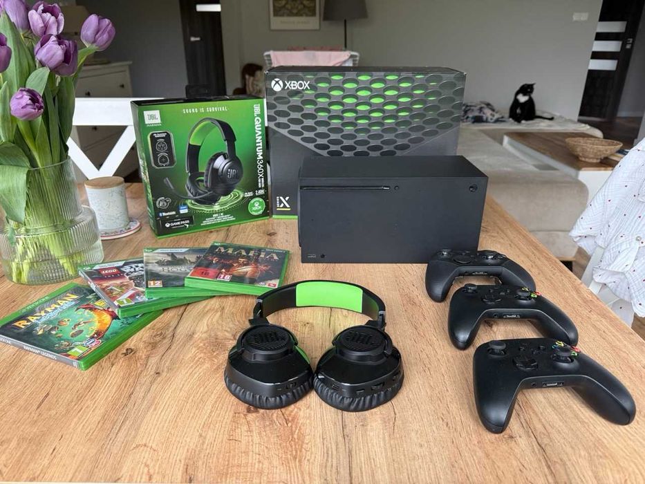 XboX Series X, 3x pad, pad elite, 4 gry, headset JBL, rok gamepass