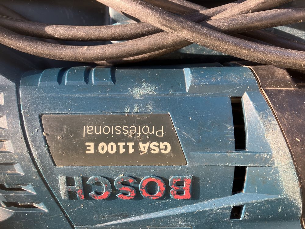 Bosch GSA 1100 E шабельна пила ножовка