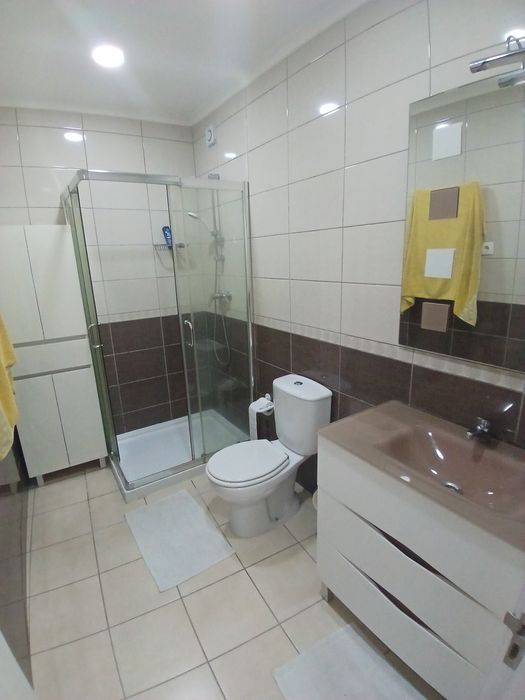 Comercio e apartamento T-2