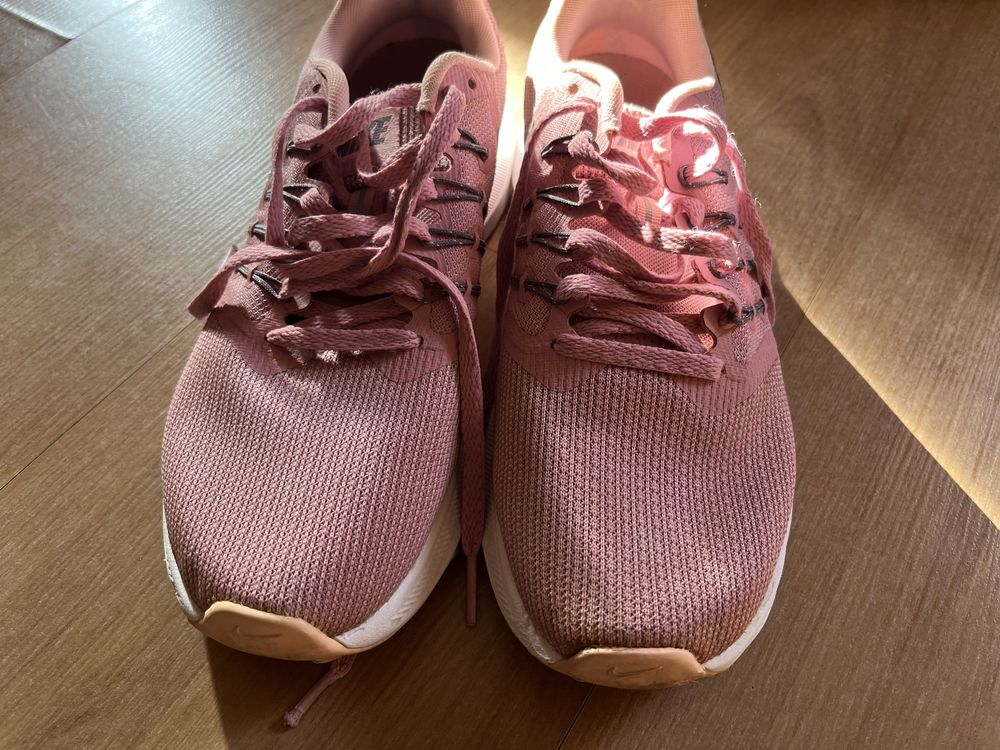 Buty ròźowe Nike Running