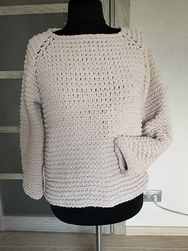 Стильний оригінальний пуловер джемпер светр жіночий