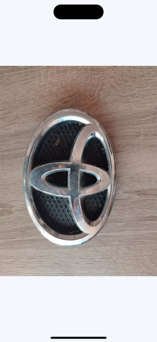 Znaczek emblemat logo Toyota Yaris 2
