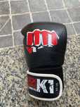 Luva de Kickboxing K1 (10 oz – Pele) – Unidade