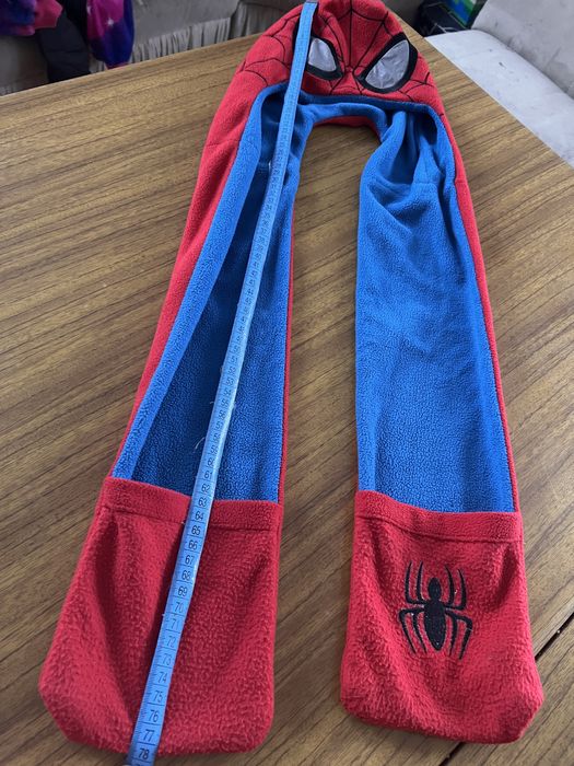 Шапка людина павук