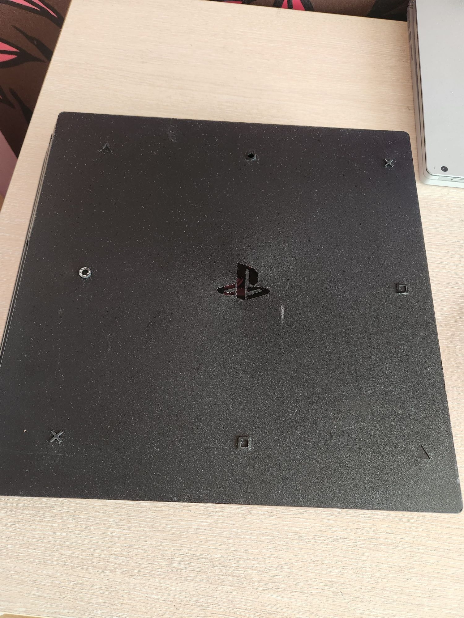 Продам приставку Sony  PSP 4
