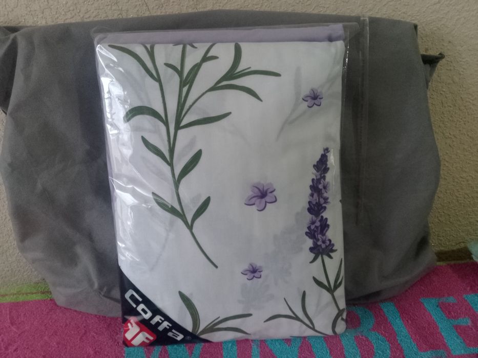 Пакети з клейкою стрічкою.Вироблені з поліпропілену.Розфасовані 500шт.