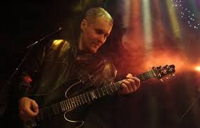Lekcje gry na gitarze stacjonarne i online Professional guitar lessons