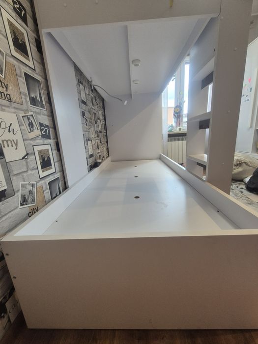 Łóżko antresola z drabinką