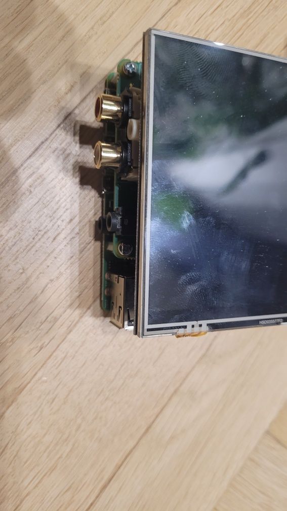 Raspberry Pi 4 zestaw z obudową + ekran 3,5 oraz DAC IQaudIO
