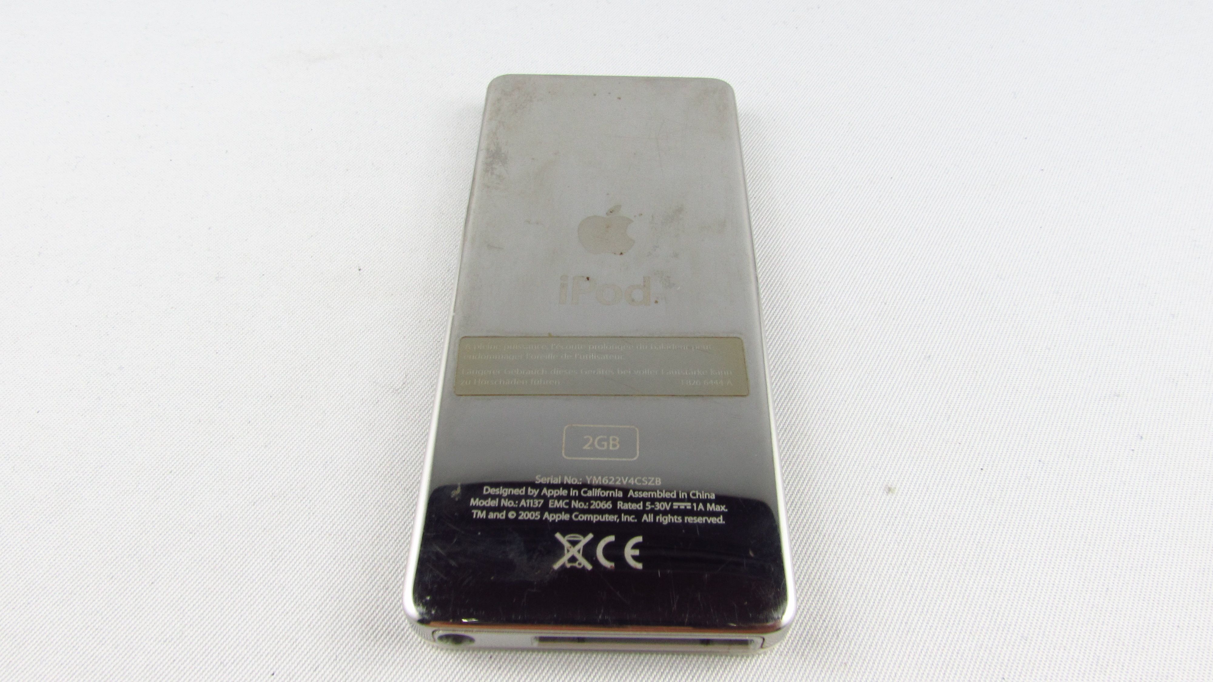APPLE - iPod Nano 2gb A1137 1 generacja biały + etui