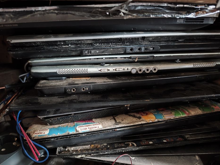 Запчастини до ноутбуків і ноутбуки