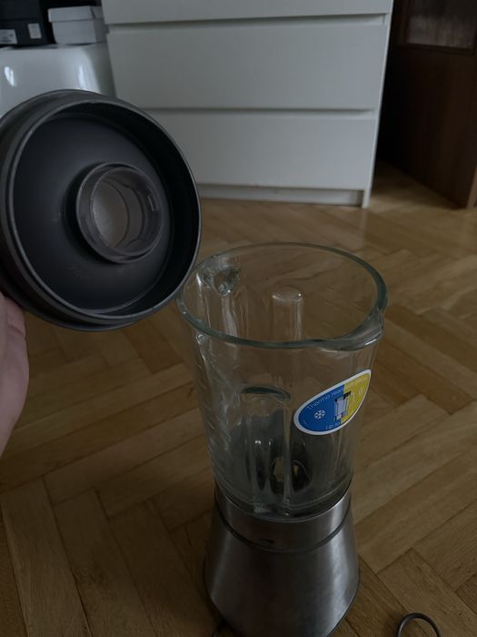 Szklany blender kielichowy Elektrolux