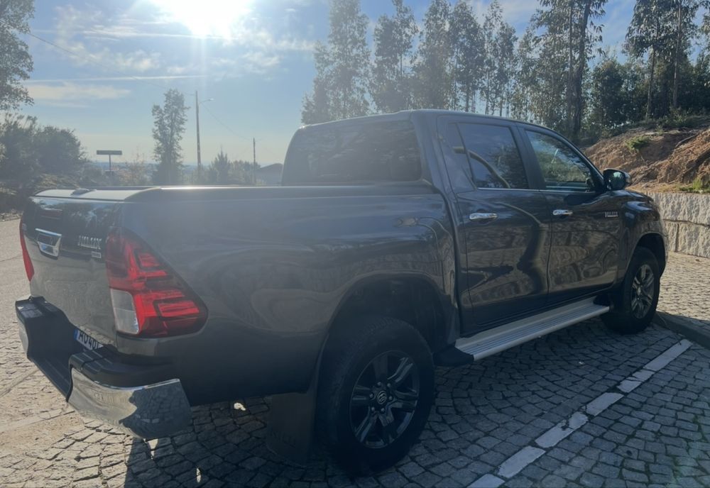 Toyota hilux tracker 3 lug iva ded