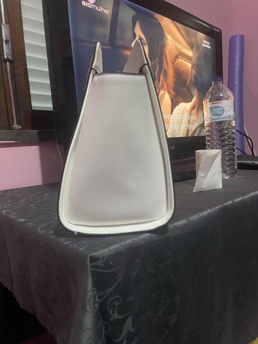 Mala feminina nova – nunca usada