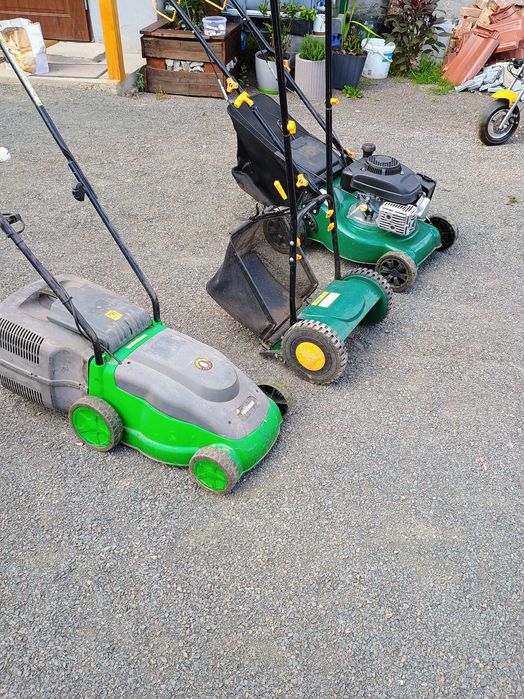 Kosiarki spalinowe z napędem,wrzecionowe,ręczne.