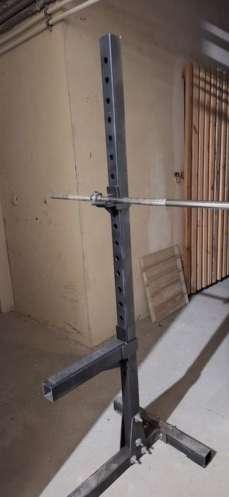 Stojaki pod sztangę typu Half rack