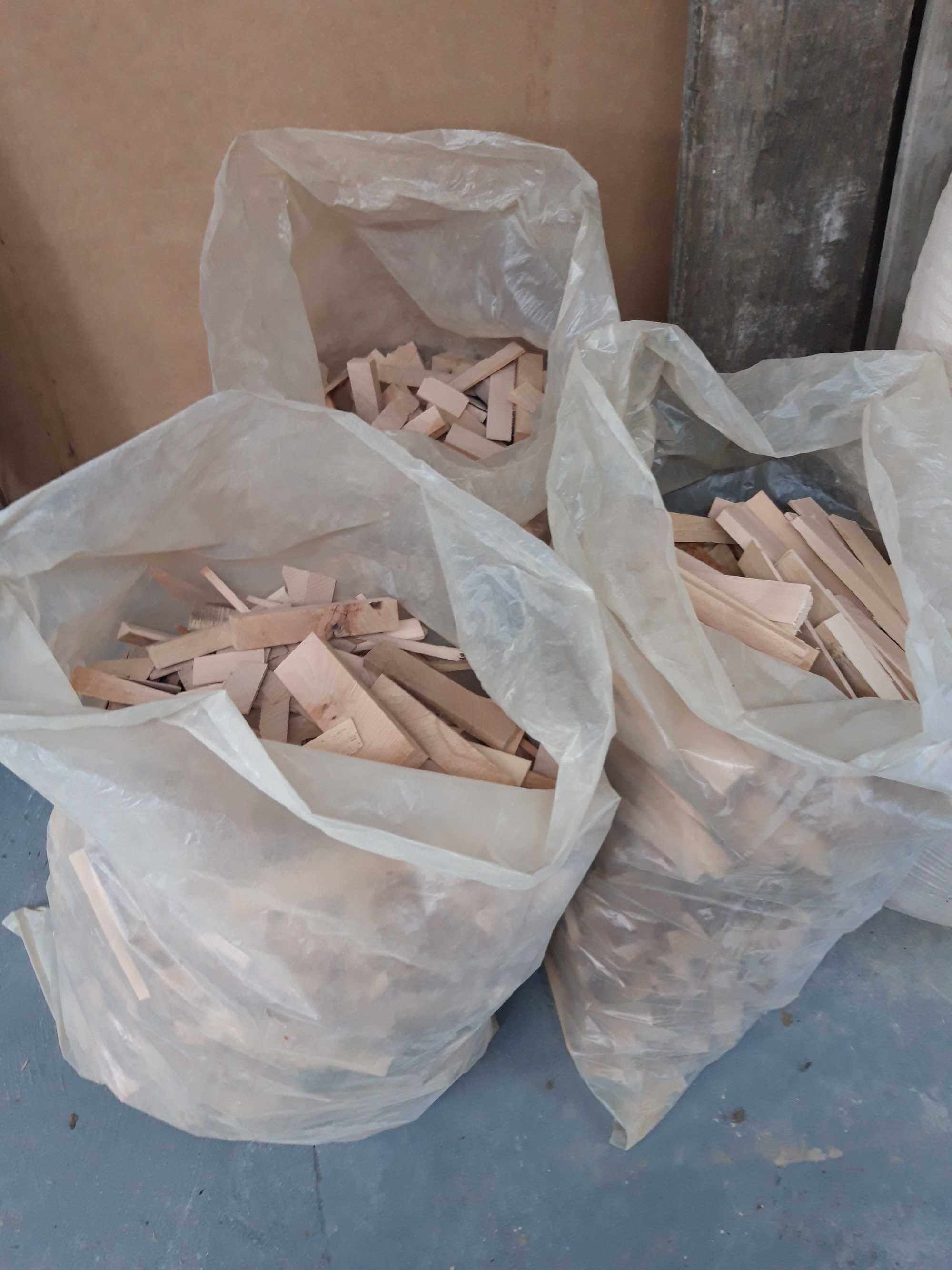 Sprzedam suche drewno opałowe w workach 20kg. PROMOCJA