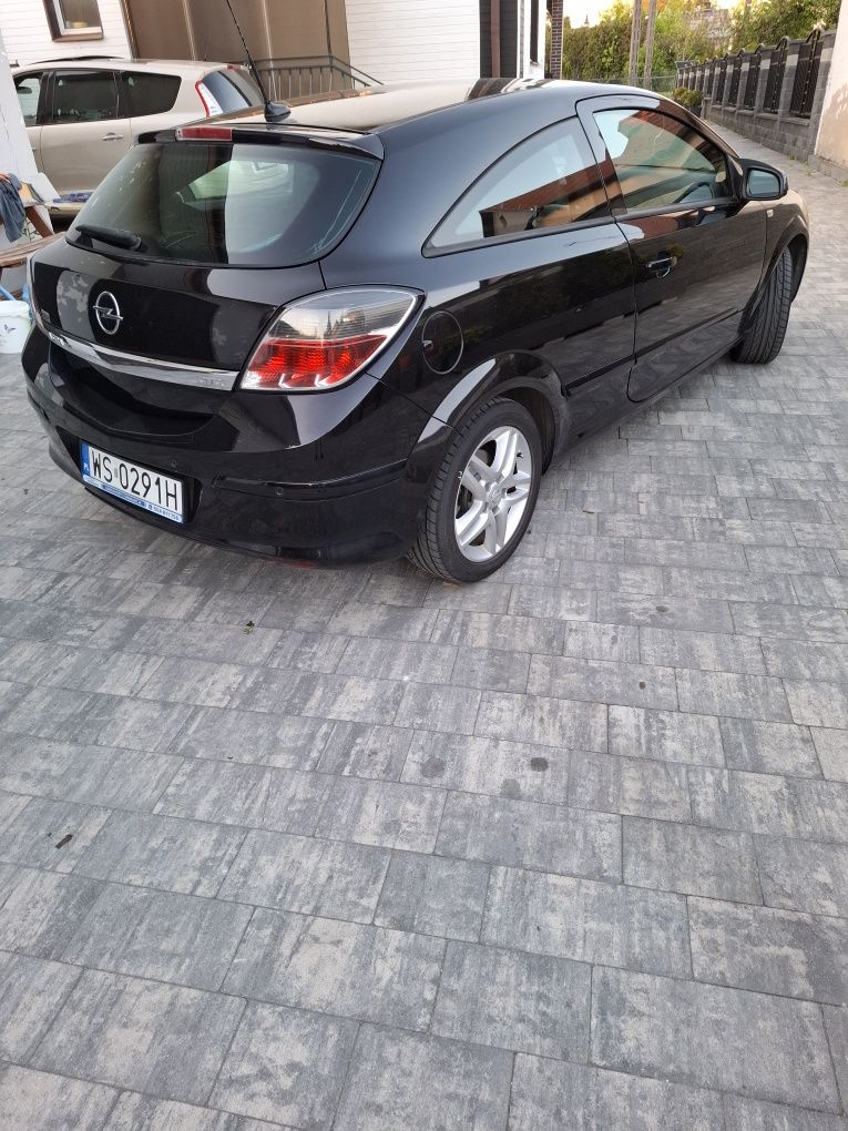 Opel Astra H  1.8 140km oryginał GTC.