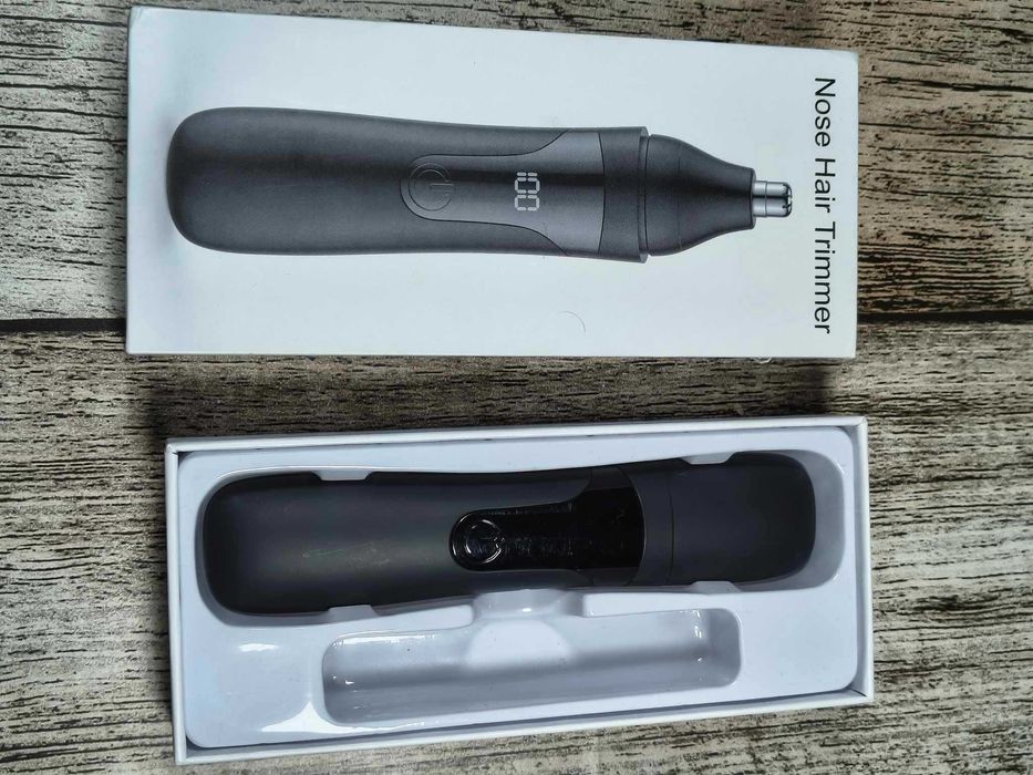 trymer do nosa i uszu z podwójnymi ostrzami łatwy do czyszczenia