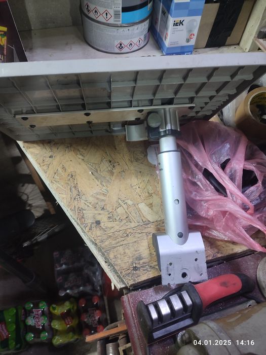 Продам обеденный столик Ман Вольво...