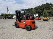 Навантажувач Nissan FG-25 погрузчик