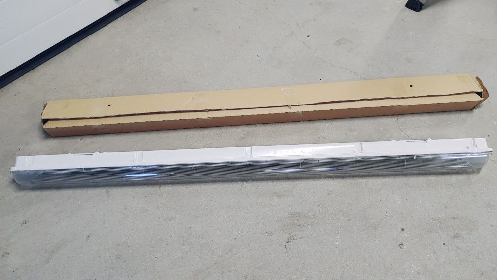 Lampa hermetyczna TRILUX garażowa nowa świetlówka graits