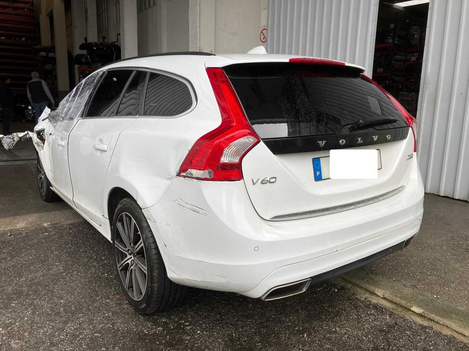 Salvado  Volvo V60 I D6 Hybrid AWD | 2017 | 163.614 Km
