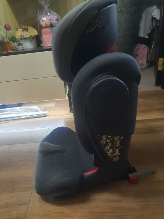 Продам автокріслo KIDFIX III S