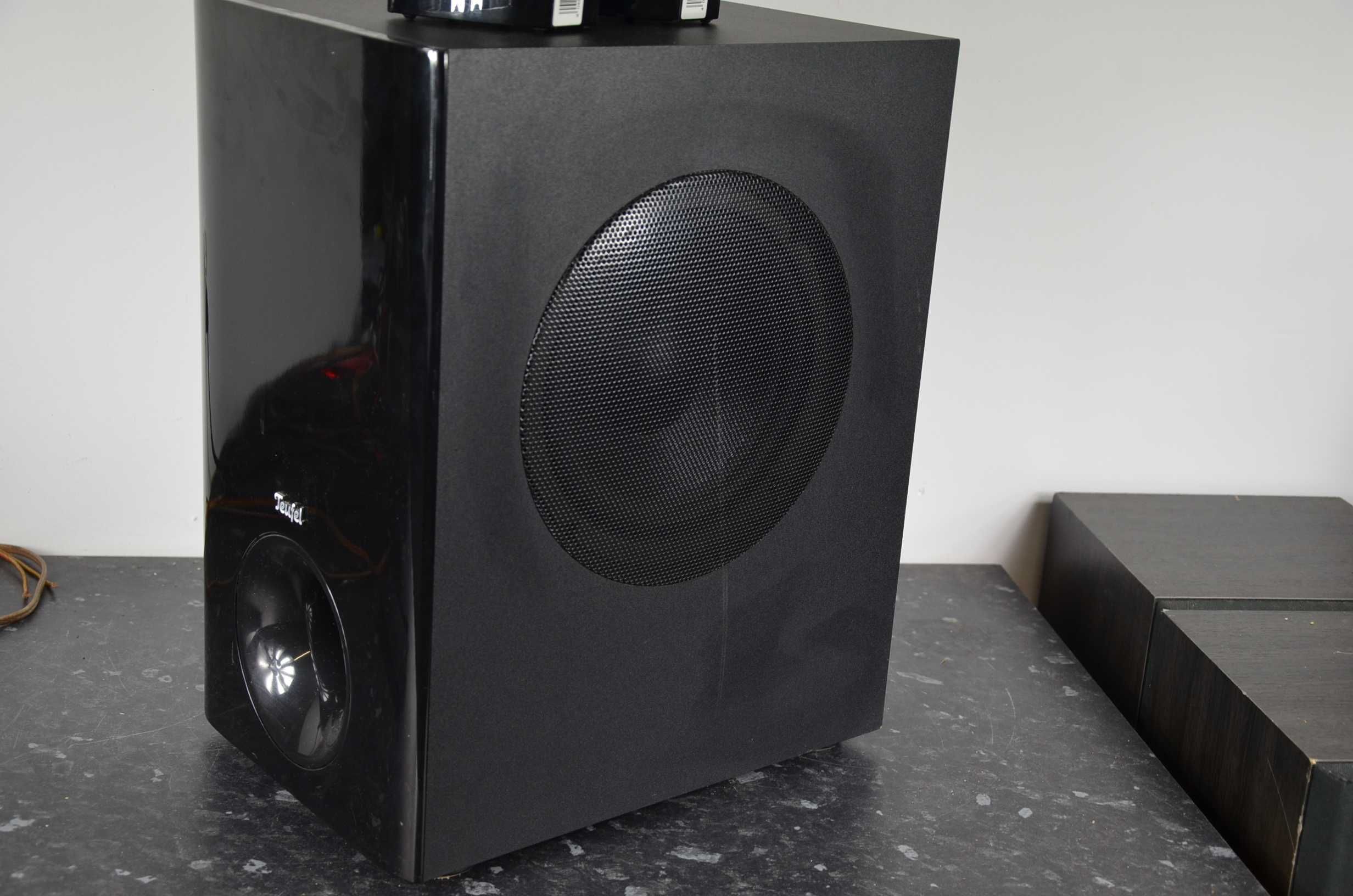 Pasywny Subwoofer TEUFEL IP-300SW + satelity 200 W