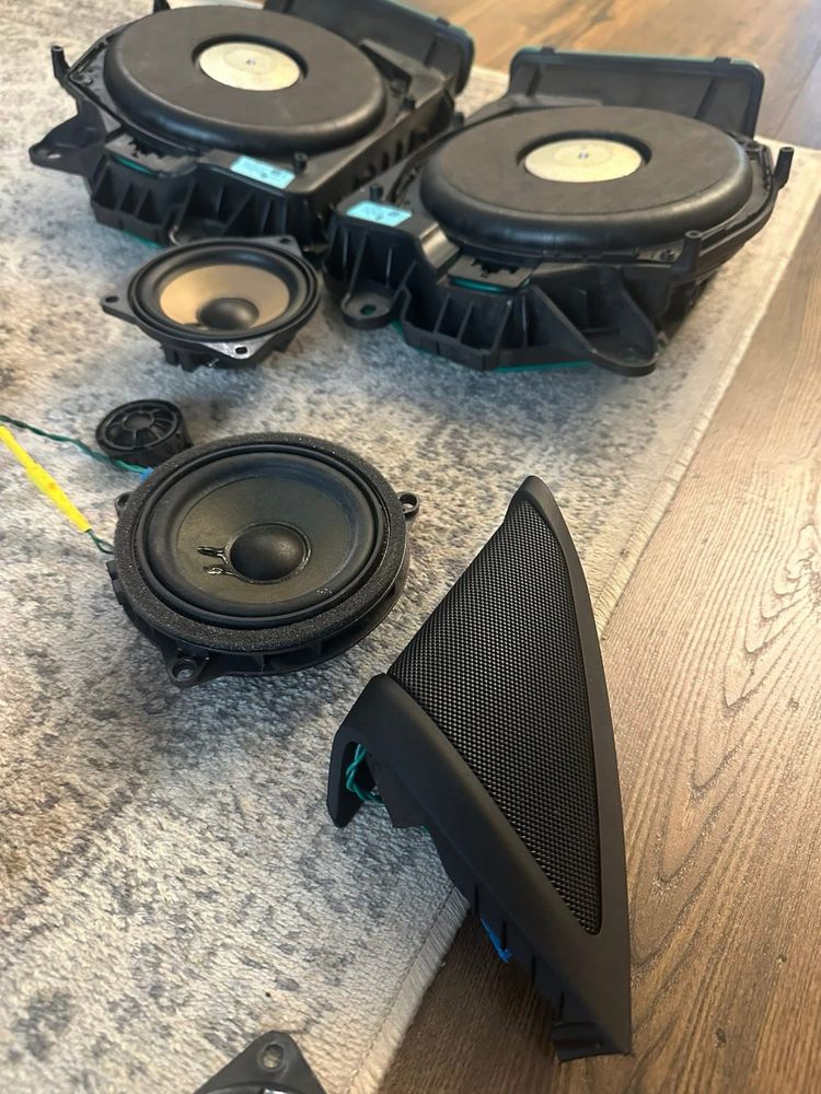 Komplet głośników ze wzmacniaczem HiFi BMW G30