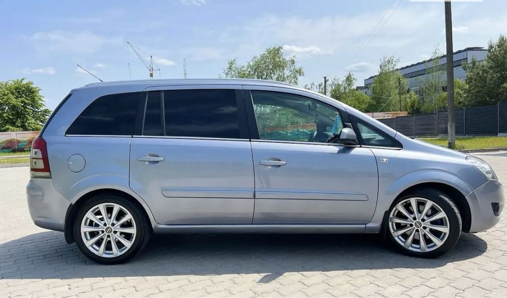 Opel Zafira B 1.9 CDTI Recaro