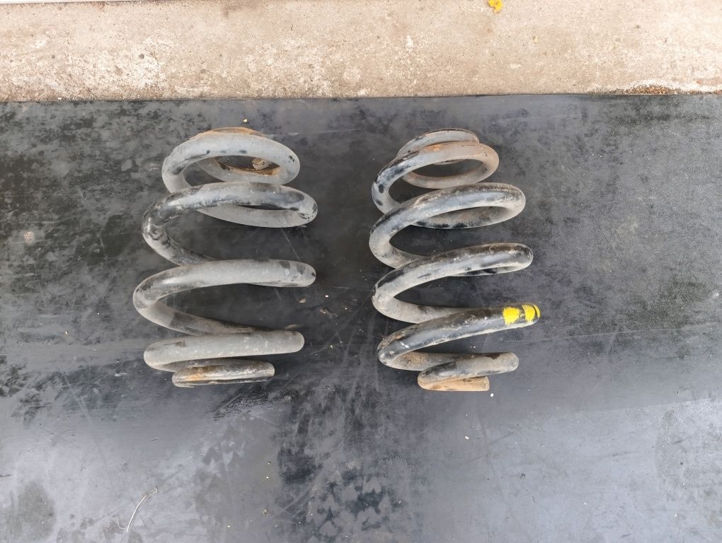 Sprężyny tył Transporter caravelke multivan Doka VW t5 t5 lift T6