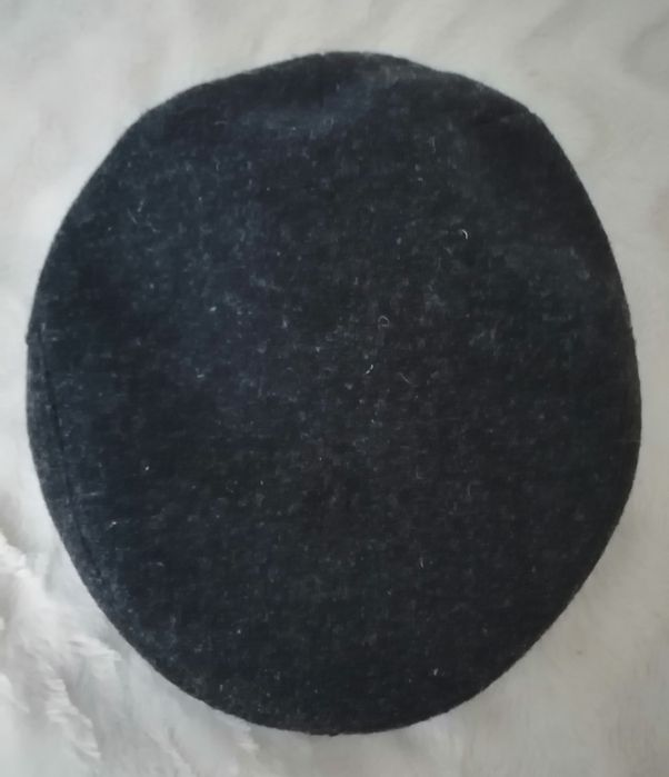 Boné de fazenda cinzento escuro, tamanho L. Como novo