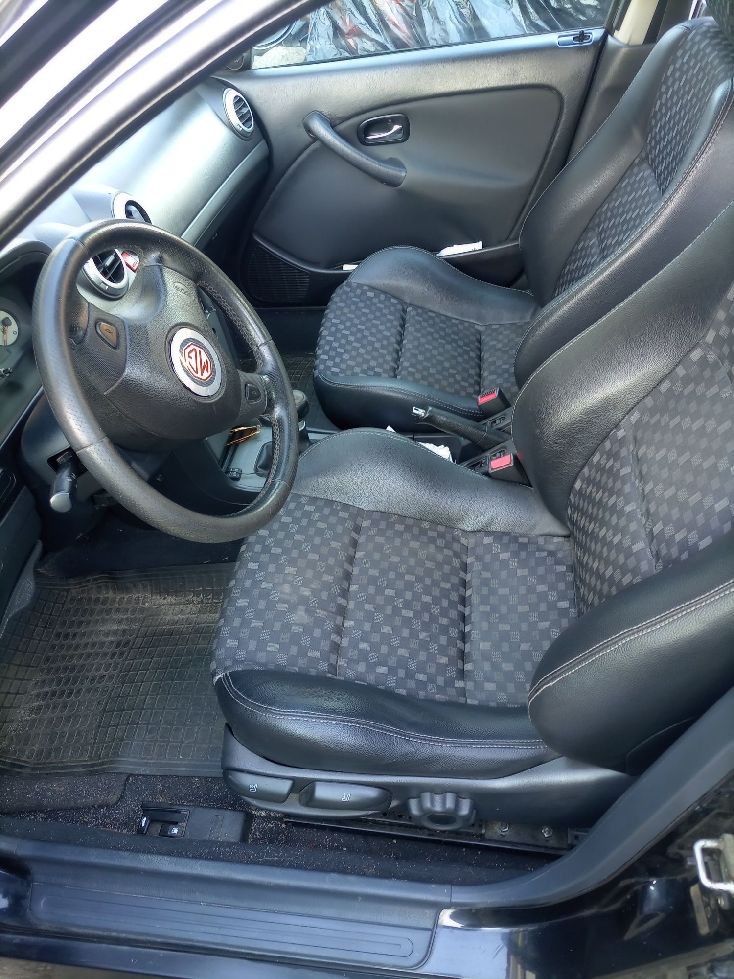 MG ZS a GPL    .
