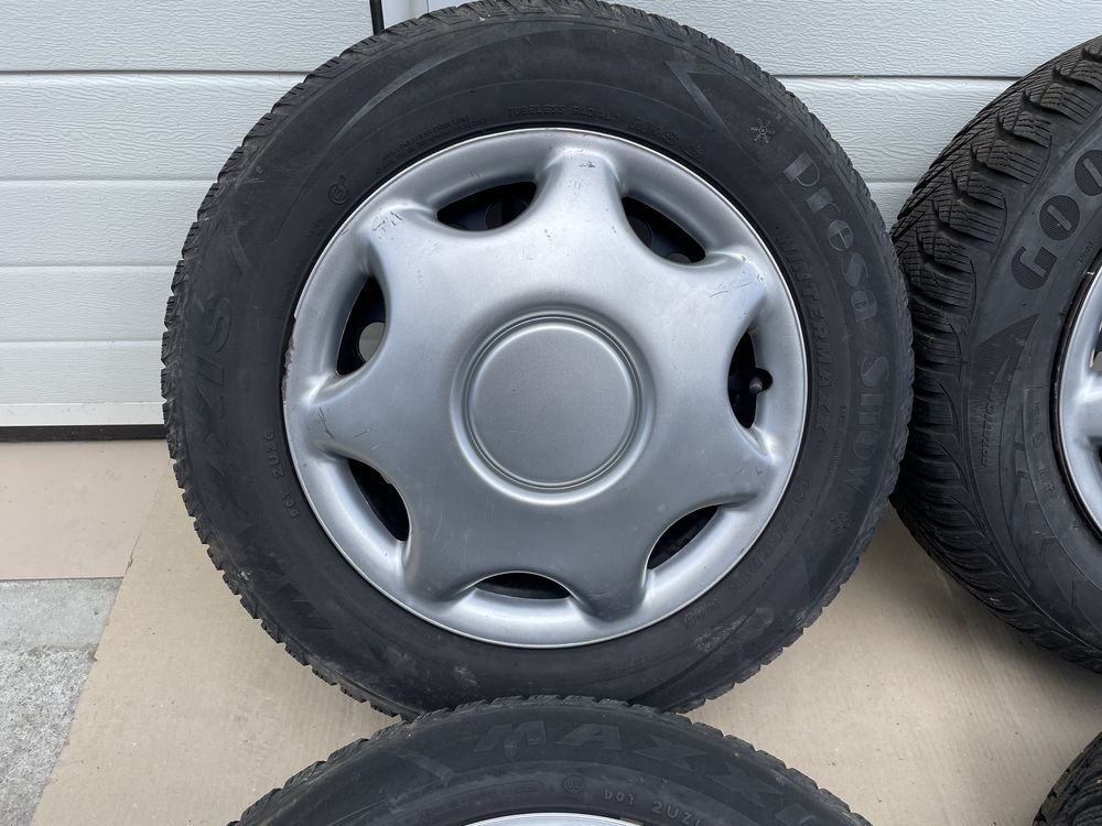 Jantes de Ferro Opel Zafira com pneus de inverno 195/65 R15