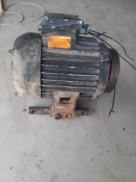 Silnik elektryczny 5.5 kw  2900 obrotow