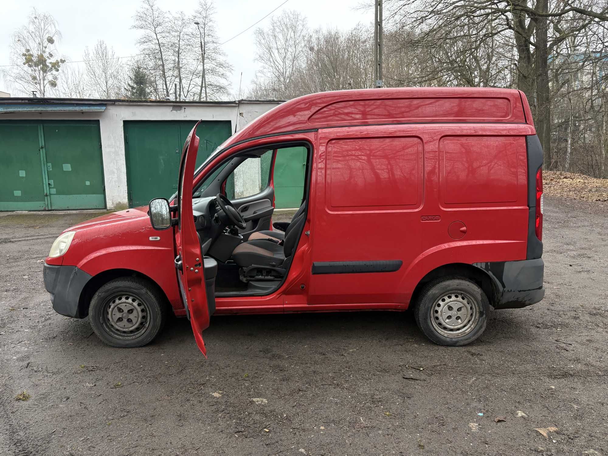 FIAT DOBLO cargo 1,3 JTD polift  L1H2  stan idealny  podwyższany