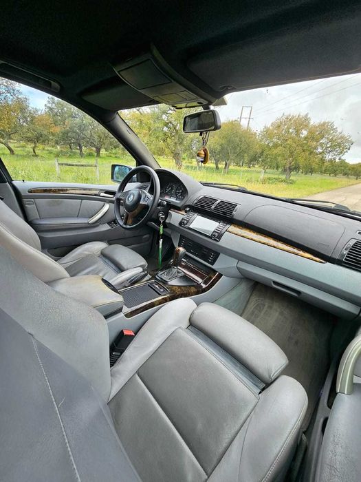 BMW X5 3.0i com GPL de última geração reservado