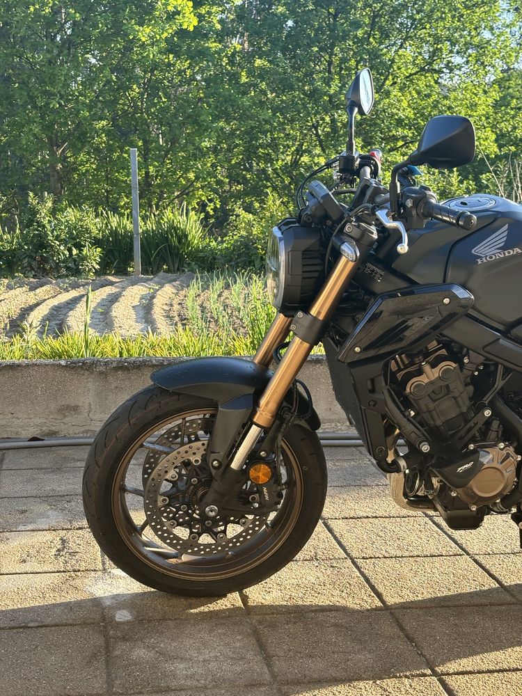 Honda CB650R Preta