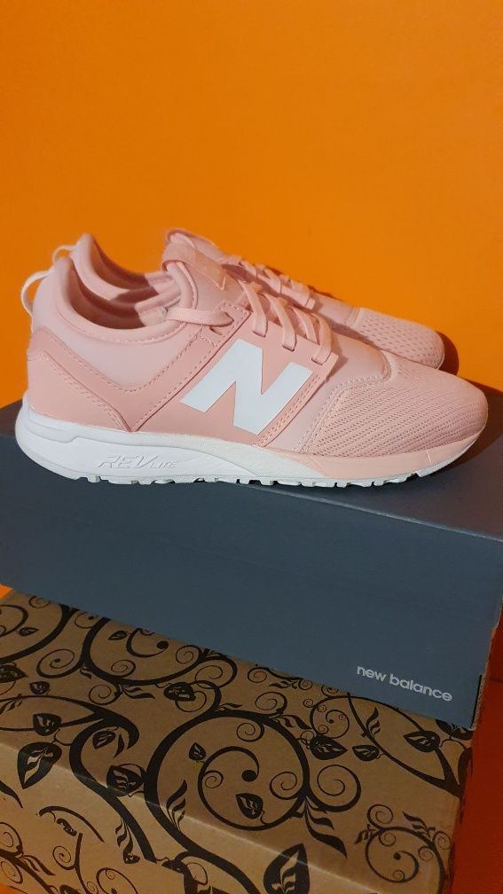 Buty damskie sportowe New Balance modne Rozmiar 35 / wkładka 22 cm