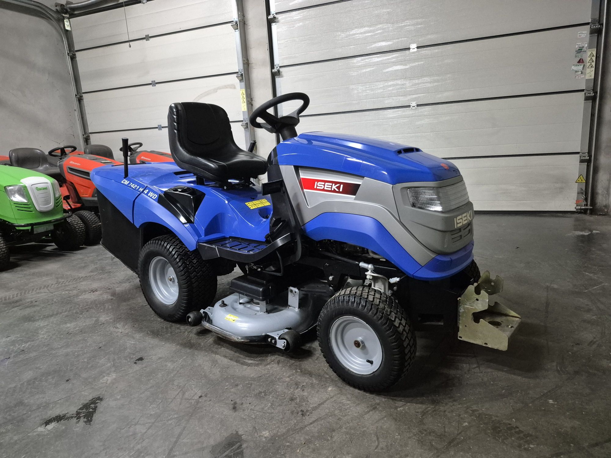Kosiarka traktorek iseki CM 7421 4x4.  2cyl 22km