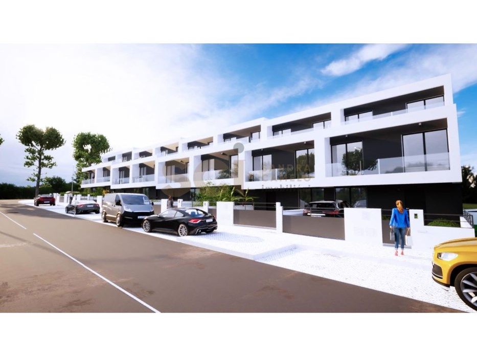 Loteamento para 8 Moradias | Capuchos | com projecto