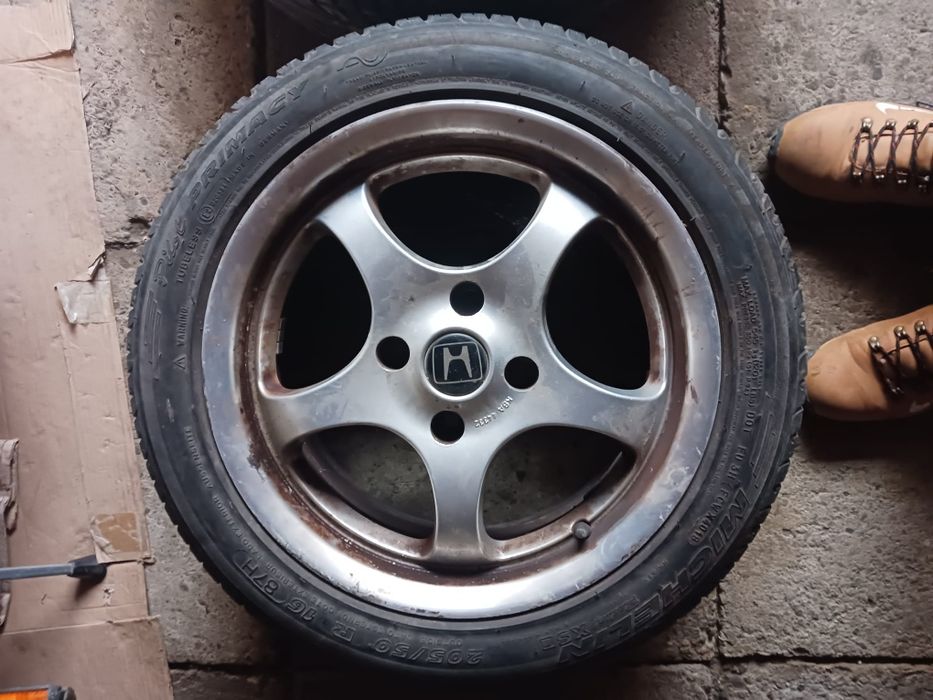 Felgi 4x114,3 r16 z oponami lato