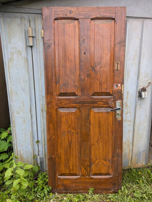 Двері дерев'яні з коробкою, вхідні