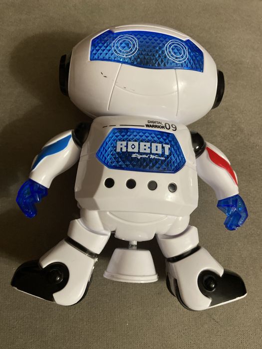 Робот інтерактивний, танцюючий