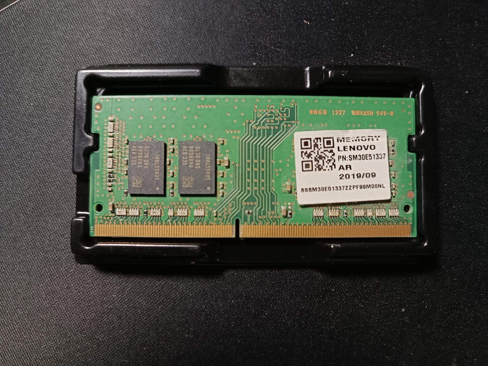 Оперативна пам'ять Samsung (SO-DIMM, DDR4, 8Gb, 2400MHz, M471A1K43CB1-