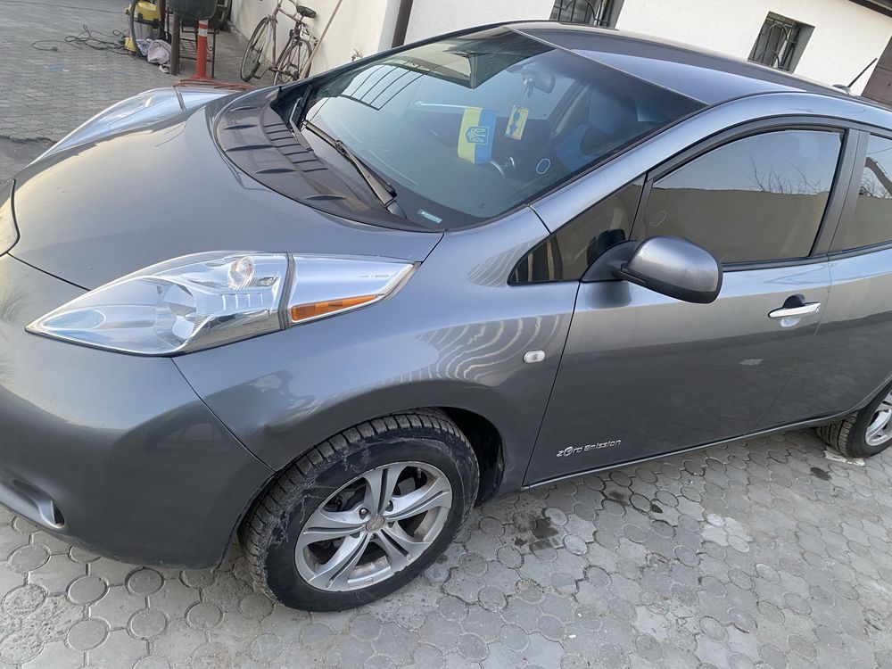 Продам Nissan Leaf 2015 года