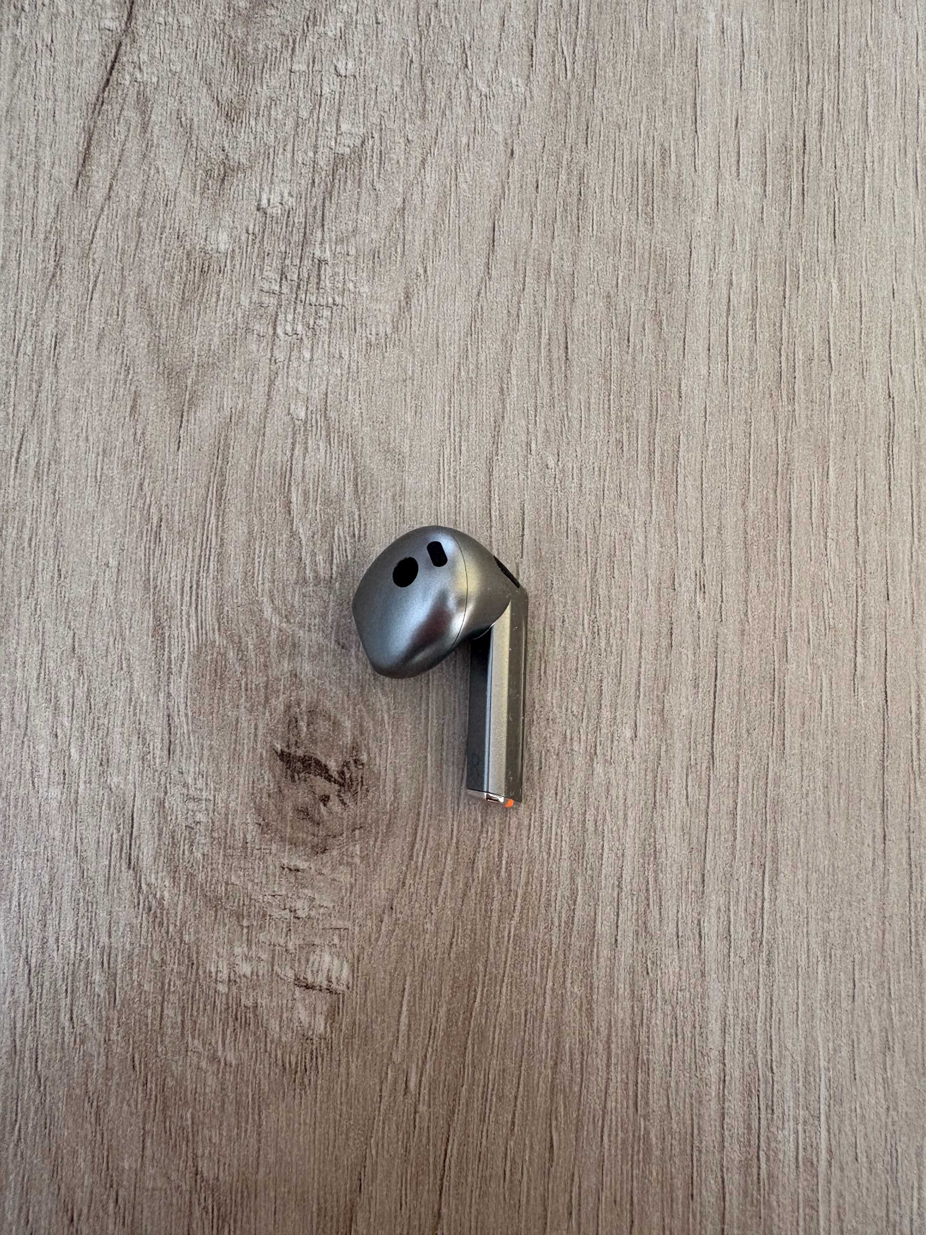Samsung Galaxy Buds 3 prawa słuchawka srebrna