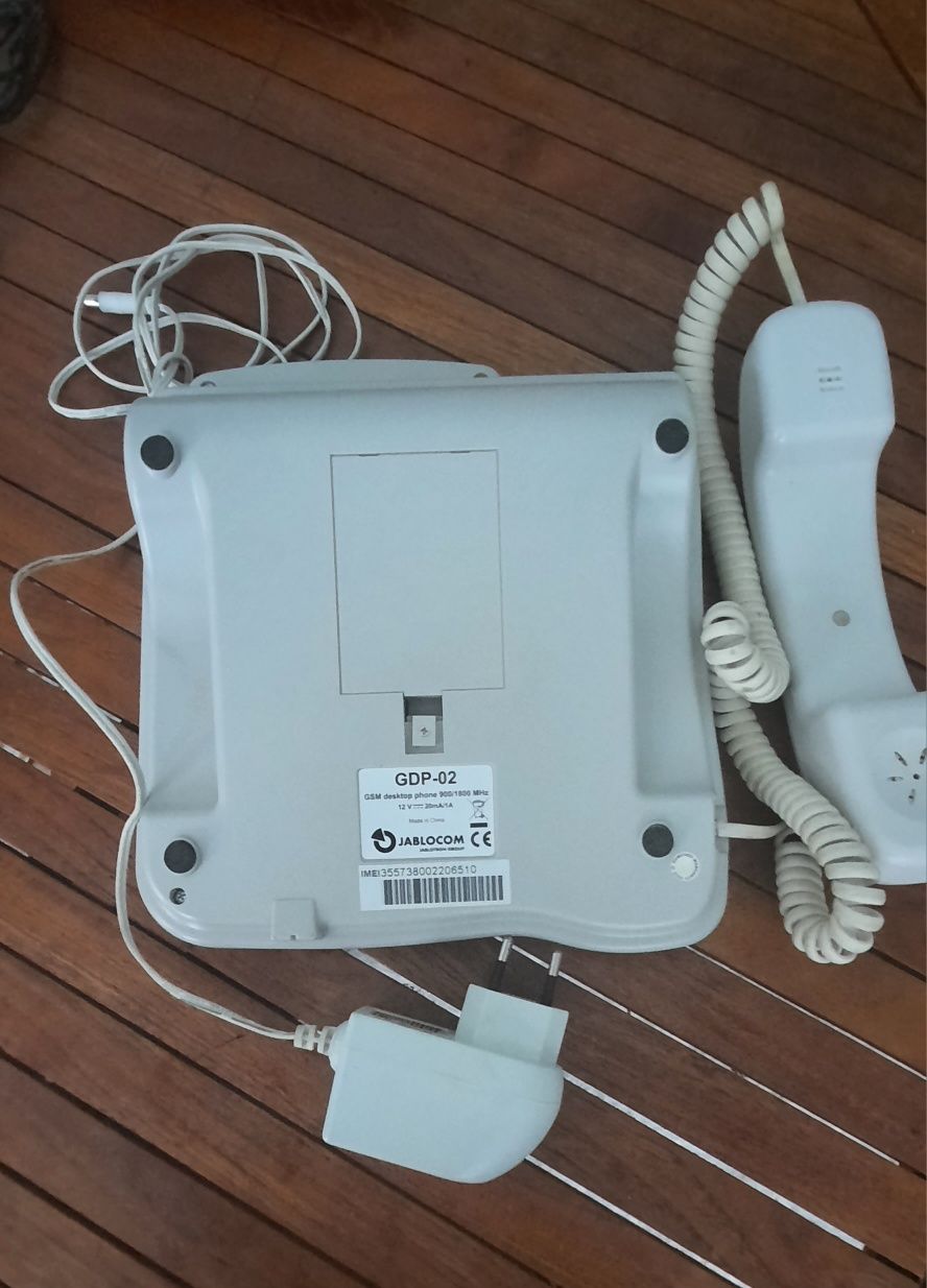 Telefone fixo antigo